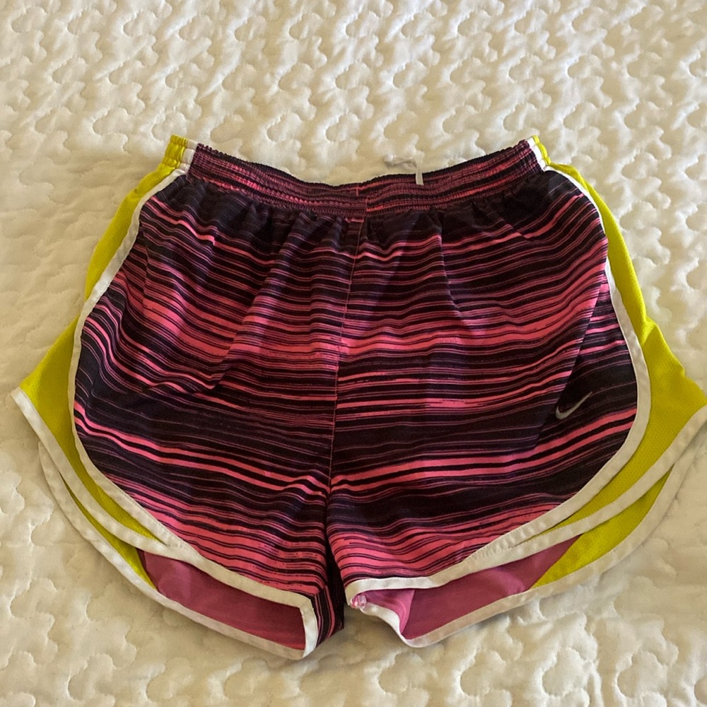 Woman’s Nike shorts medium